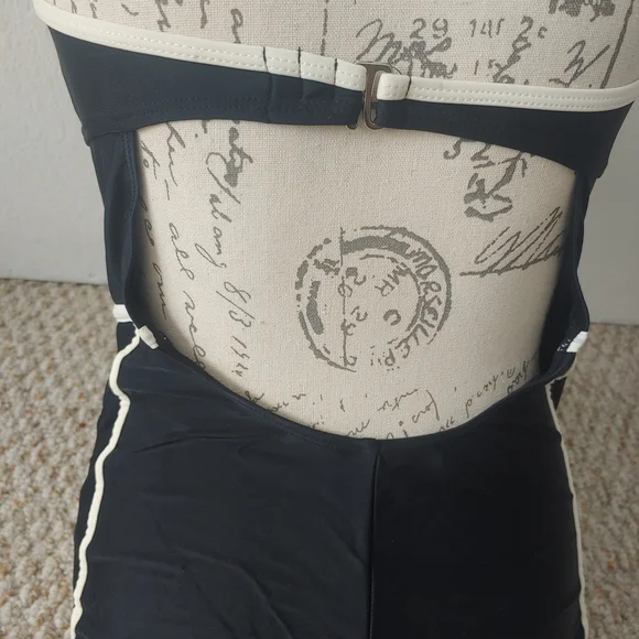 Black And white One Piece Swimsuit - Picture 7 of 7